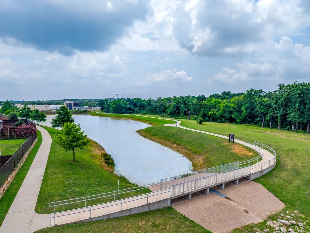 131 Hawks Ridge Trail Burleson TX 76028