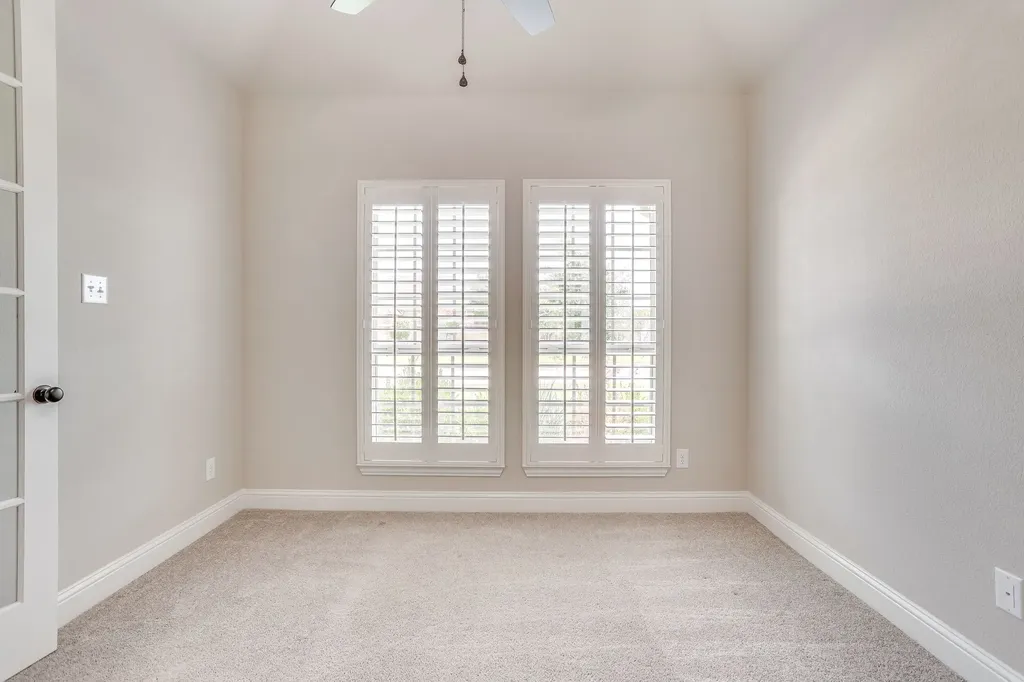 131 Hawks Ridge Trail Burleson TX 76028