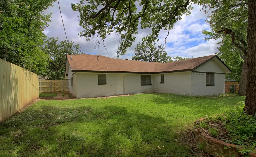 3424 Grady Street Forest Hill TX 76119