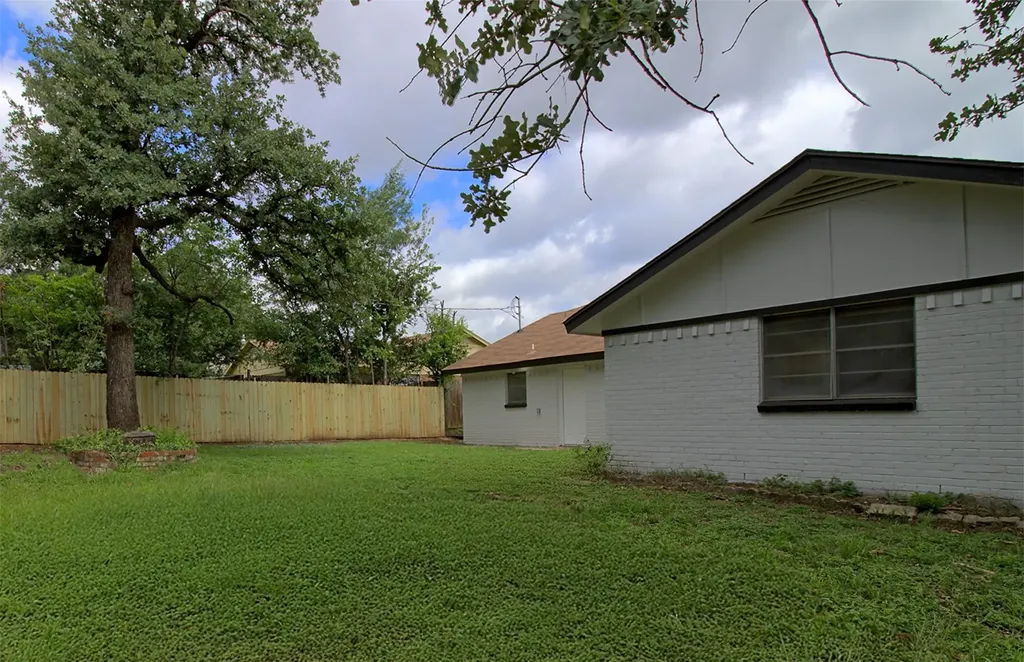 3424 Grady Street Forest Hill TX 76119