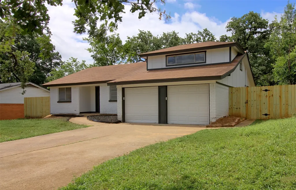 3424 Grady Street Forest Hill TX 76119