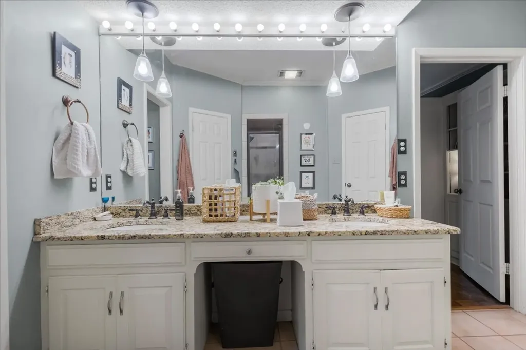 5911 Foxcroft Road Tyler TX 75703