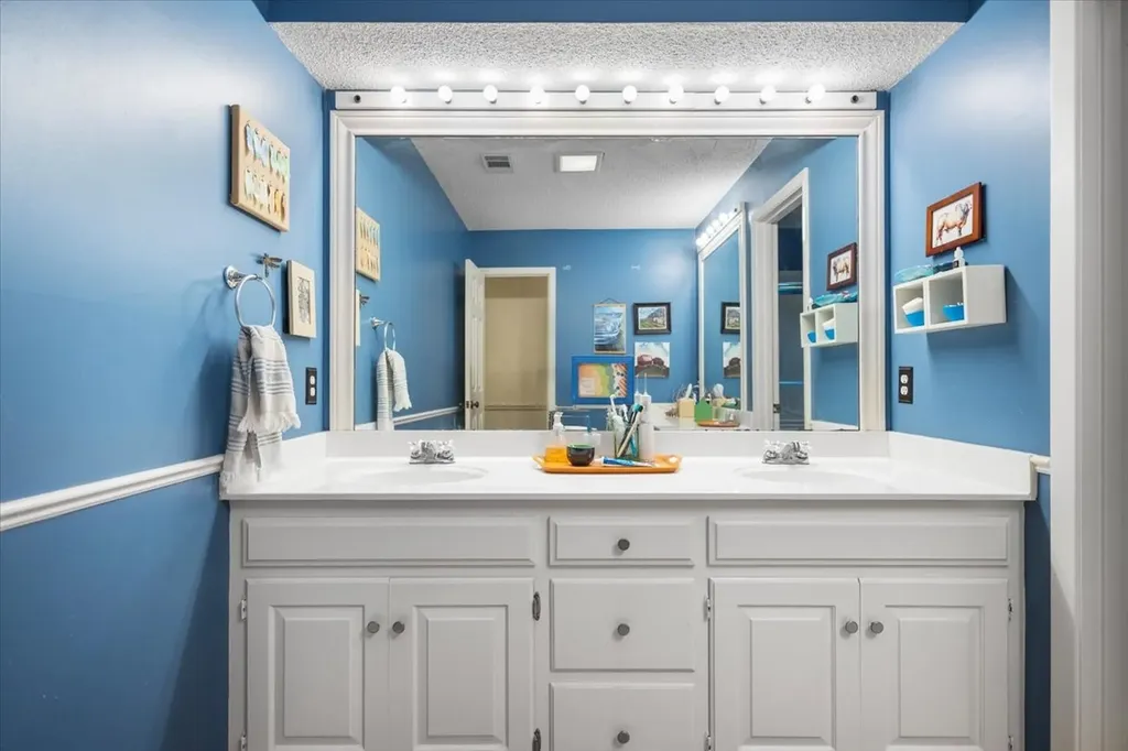 5911 Foxcroft Road Tyler TX 75703