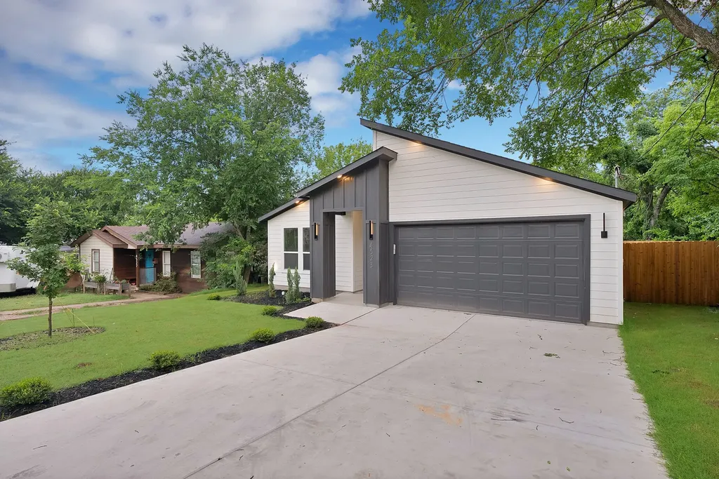 4523 S Ewing Avenue Dallas TX 75216