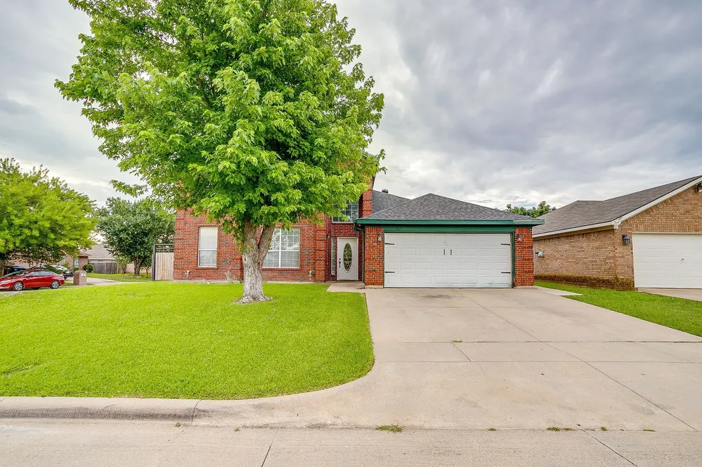 8601 Garden Springs Drive Fort Worth TX 76123