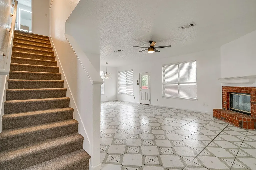 8601 Garden Springs Drive Fort Worth TX 76123