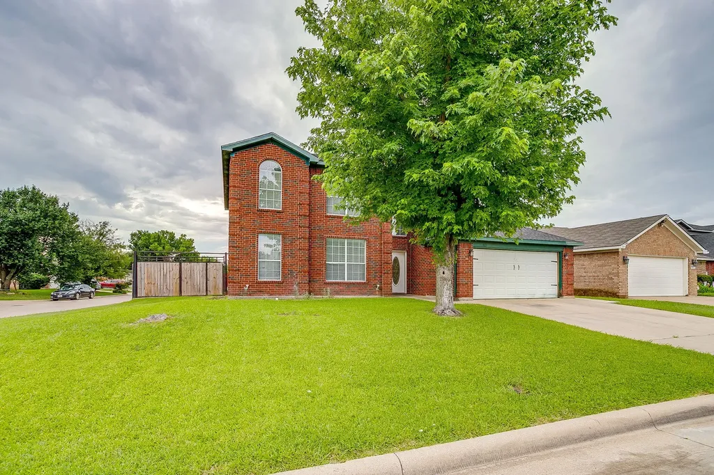 8601 Garden Springs Drive Fort Worth TX 76123