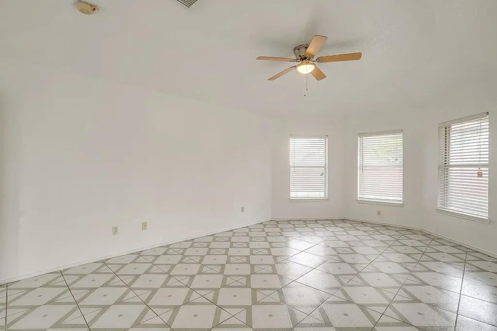 8601 Garden Springs Drive Fort Worth TX 76123