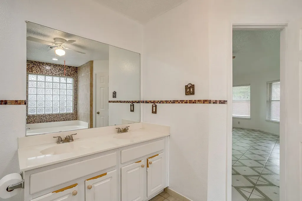8601 Garden Springs Drive Fort Worth TX 76123