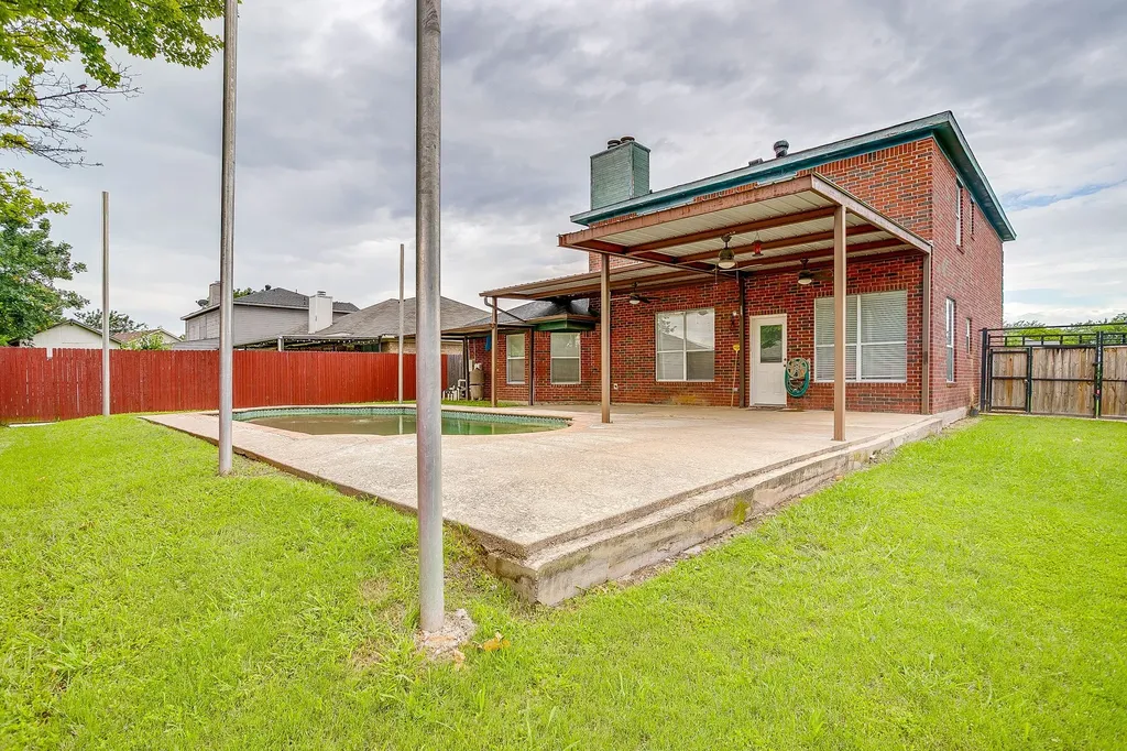 8601 Garden Springs Drive Fort Worth TX 76123