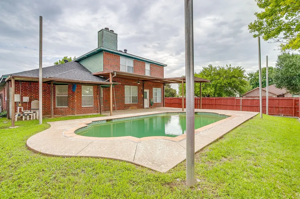 8601 Garden Springs Drive Fort Worth TX 76123