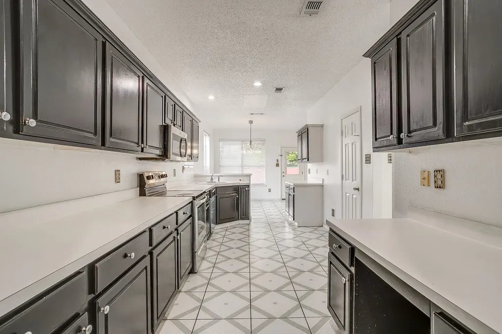 8601 Garden Springs Drive Fort Worth TX 76123