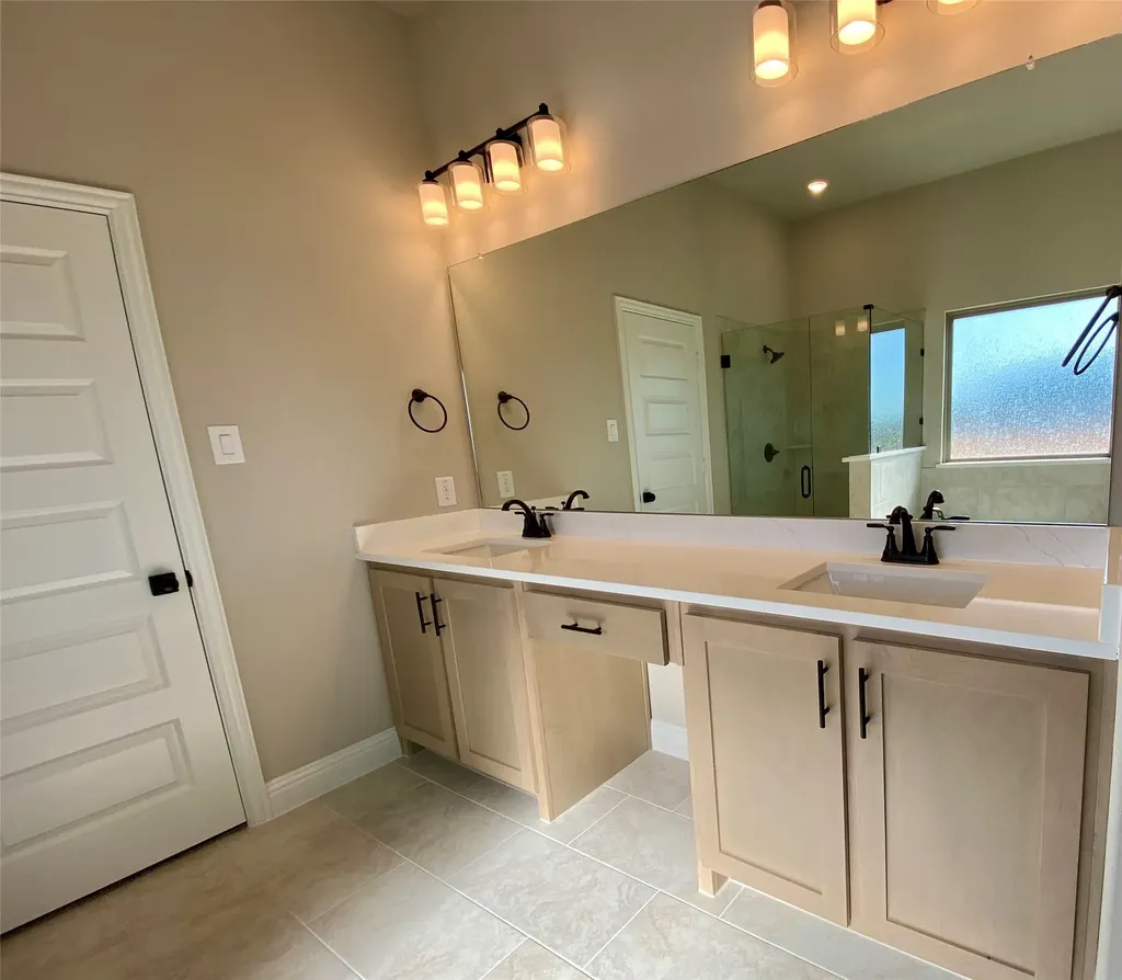 2914 Bridgepoint Street Crandall TX 75114