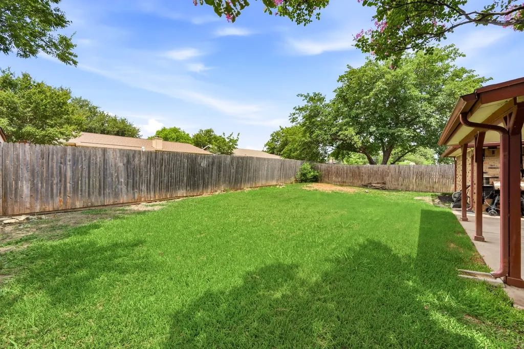 8009 Berrybrook Drive Watauga TX 76148