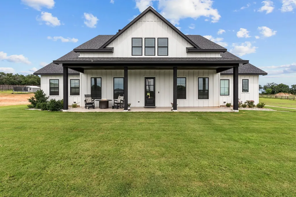 204 Zebrastone Way Poolville TX 76487