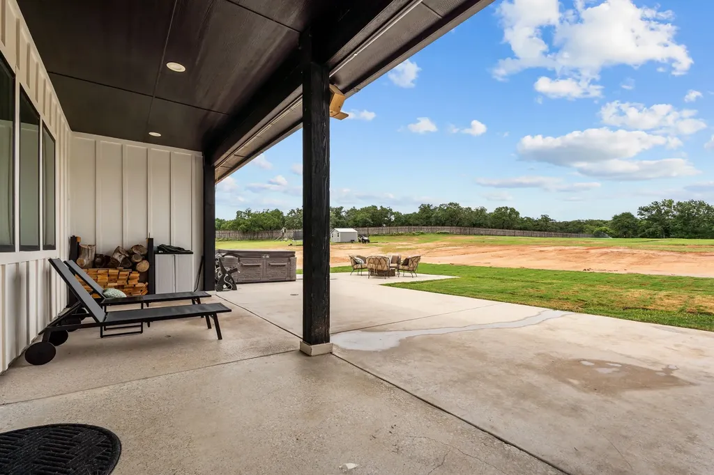 204 Zebrastone Way Poolville TX 76487