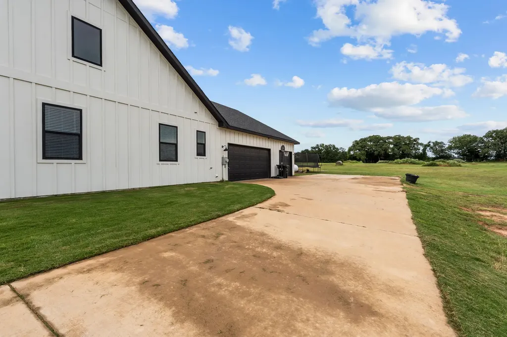 204 Zebrastone Way Poolville TX 76487
