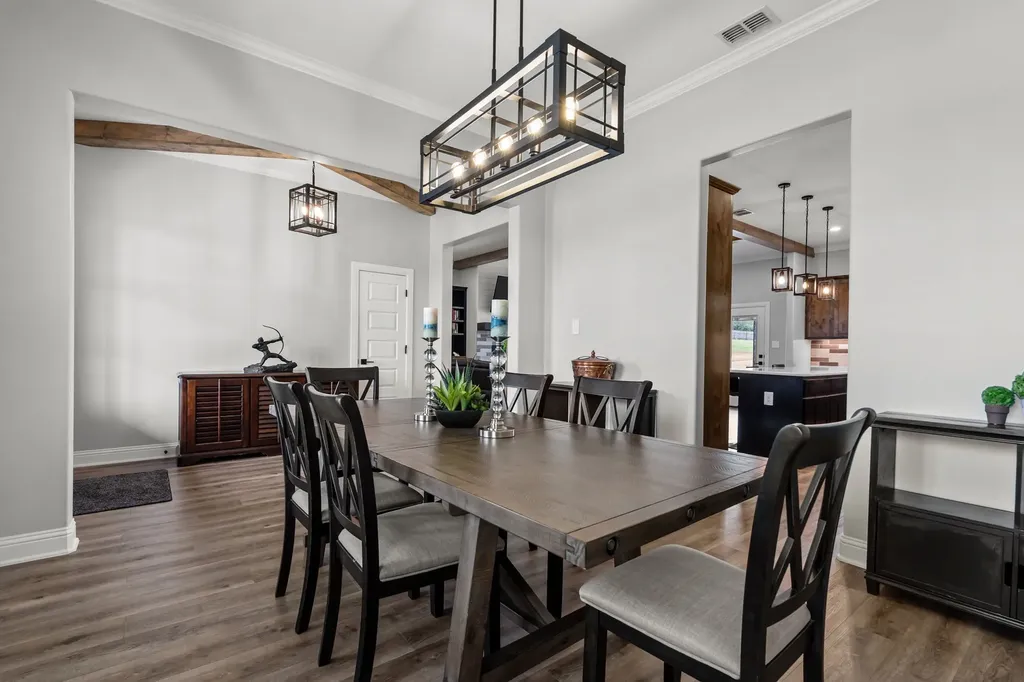 204 Zebrastone Way Poolville TX 76487