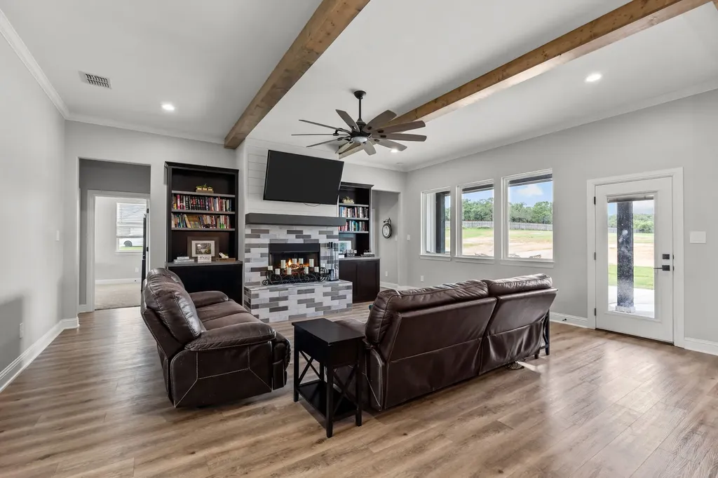204 Zebrastone Way Poolville TX 76487