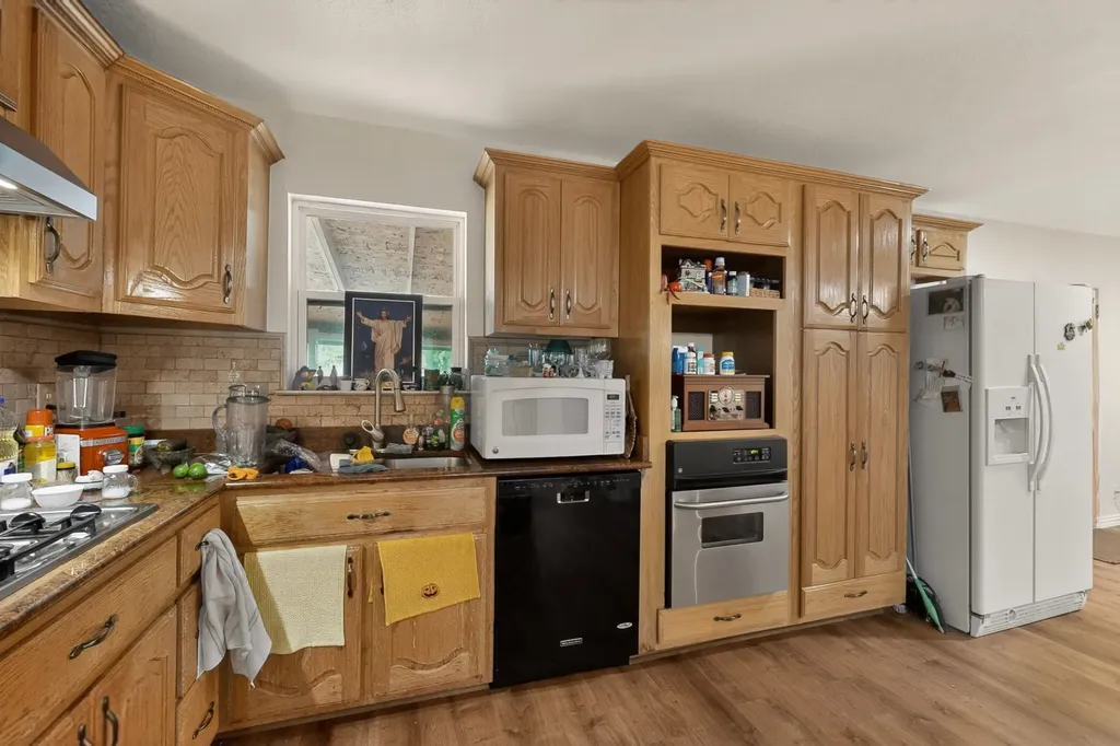 12207 Queen Drive Balch Springs TX 75180