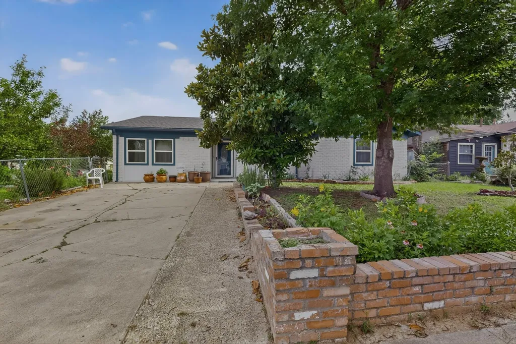 12207 Queen Drive Balch Springs TX 75180