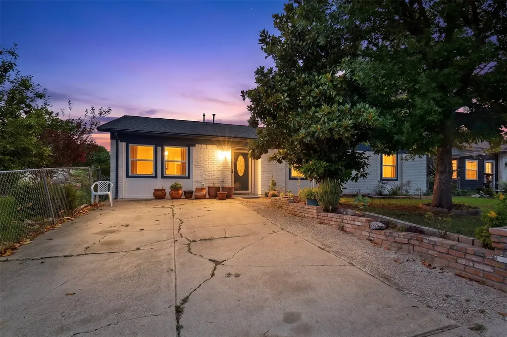 12207 Queen Drive Balch Springs TX 75180