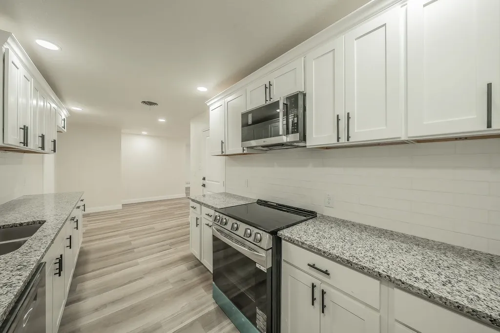 828 Glenda Drive Bedford TX 76022