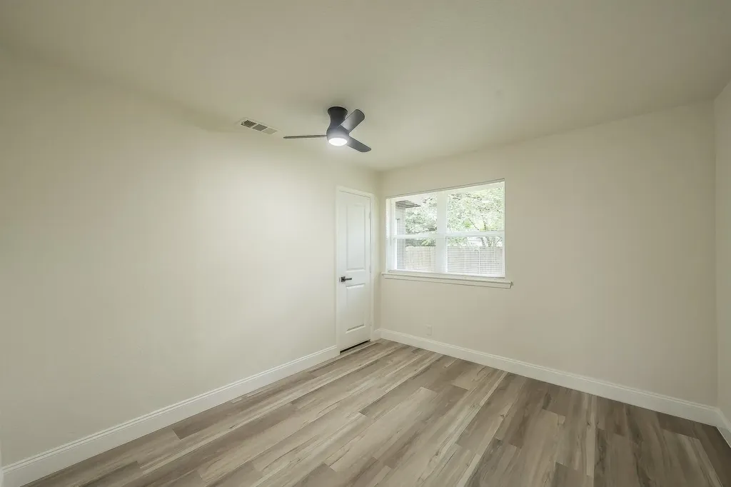828 Glenda Drive Bedford TX 76022