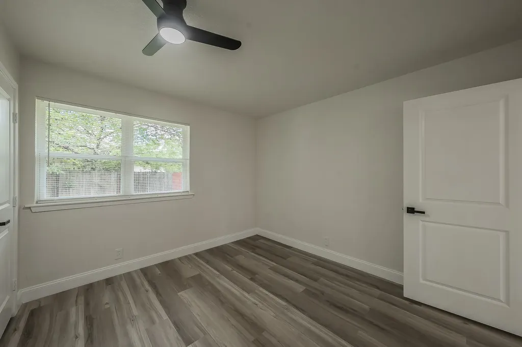 828 Glenda Drive Bedford TX 76022