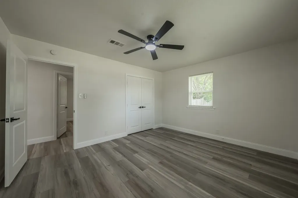 828 Glenda Drive Bedford TX 76022
