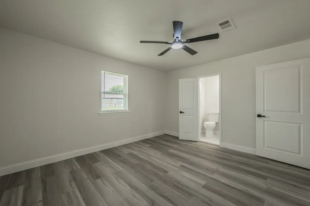 828 Glenda Drive Bedford TX 76022