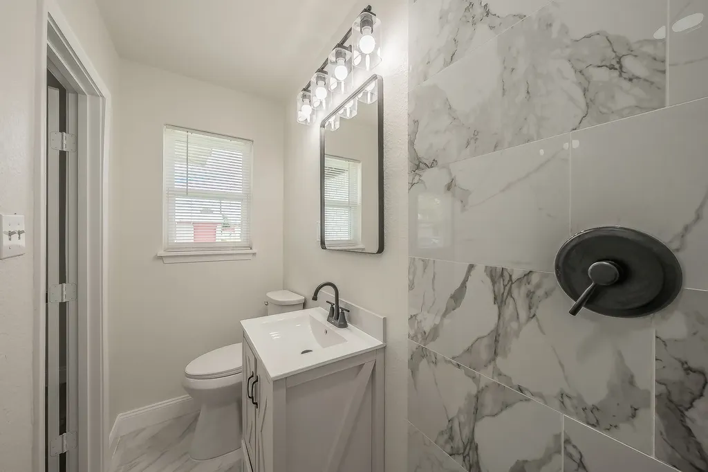 828 Glenda Drive Bedford TX 76022