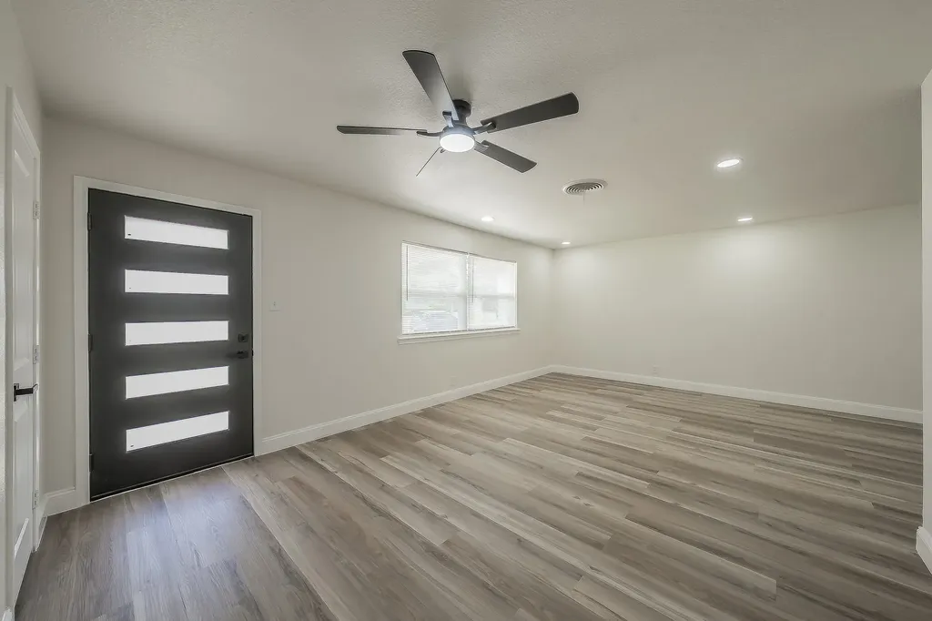 828 Glenda Drive Bedford TX 76022