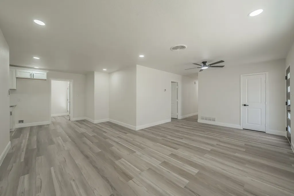 828 Glenda Drive Bedford TX 76022