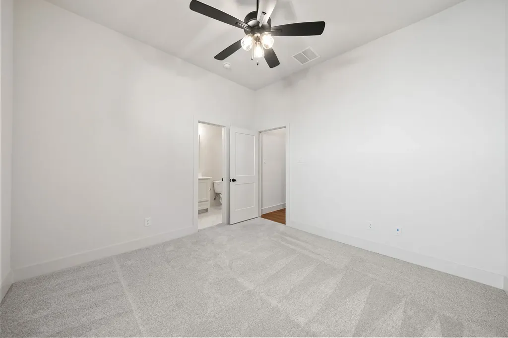 902 Boston Lane River Oaks TX 76114