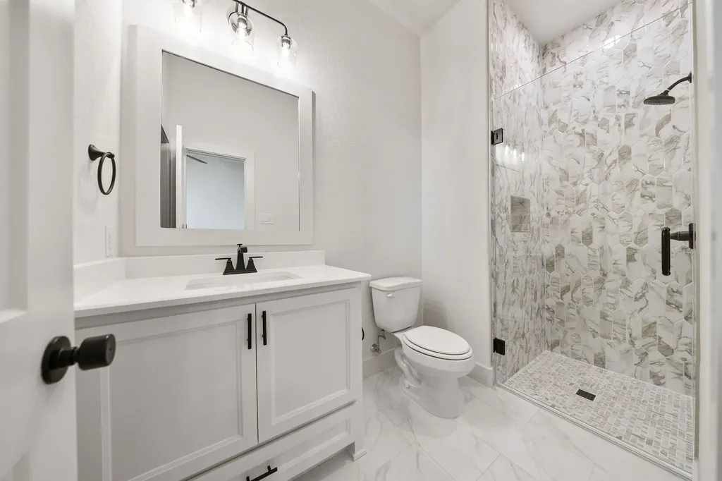 902 Boston Lane River Oaks TX 76114