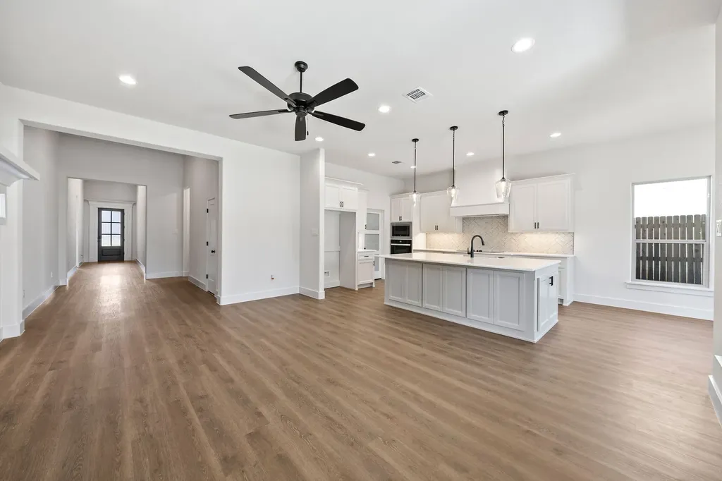 902 Boston Lane River Oaks TX 76114