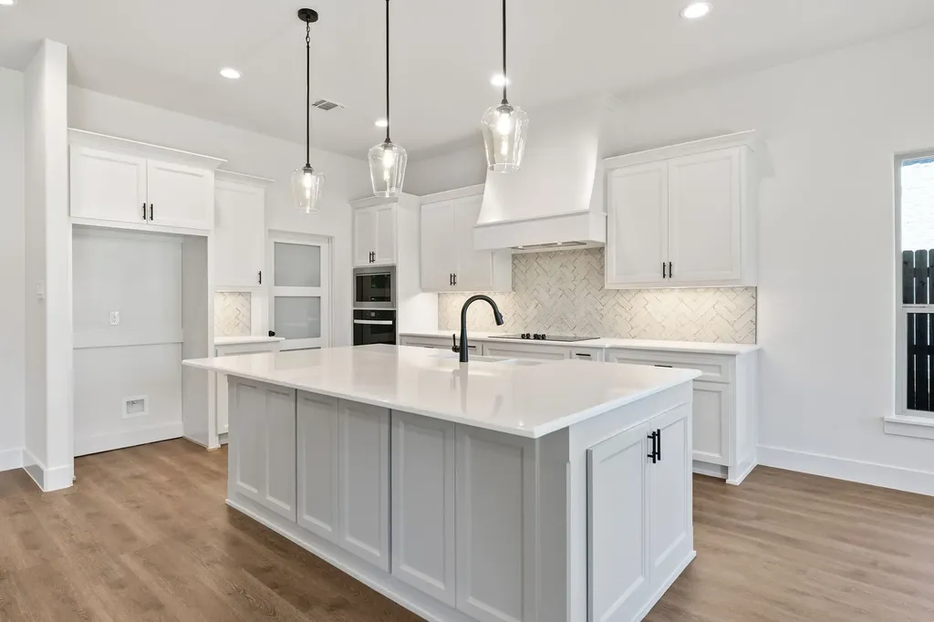 902 Boston Lane River Oaks TX 76114