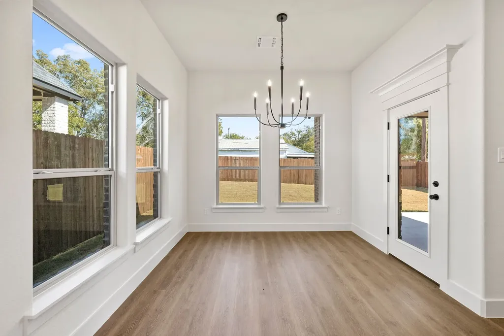 902 Boston Lane River Oaks TX 76114