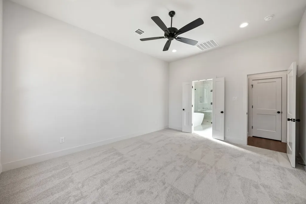 902 Boston Lane River Oaks TX 76114