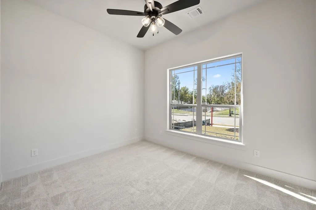 902 Boston Lane River Oaks TX 76114