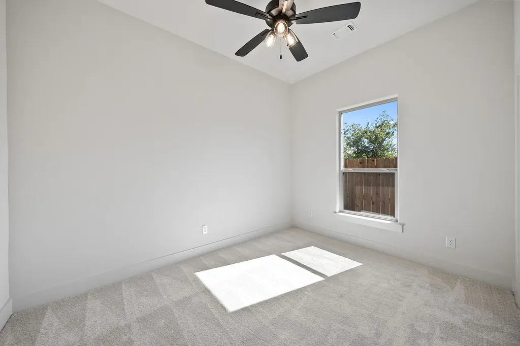 902 Boston Lane River Oaks TX 76114