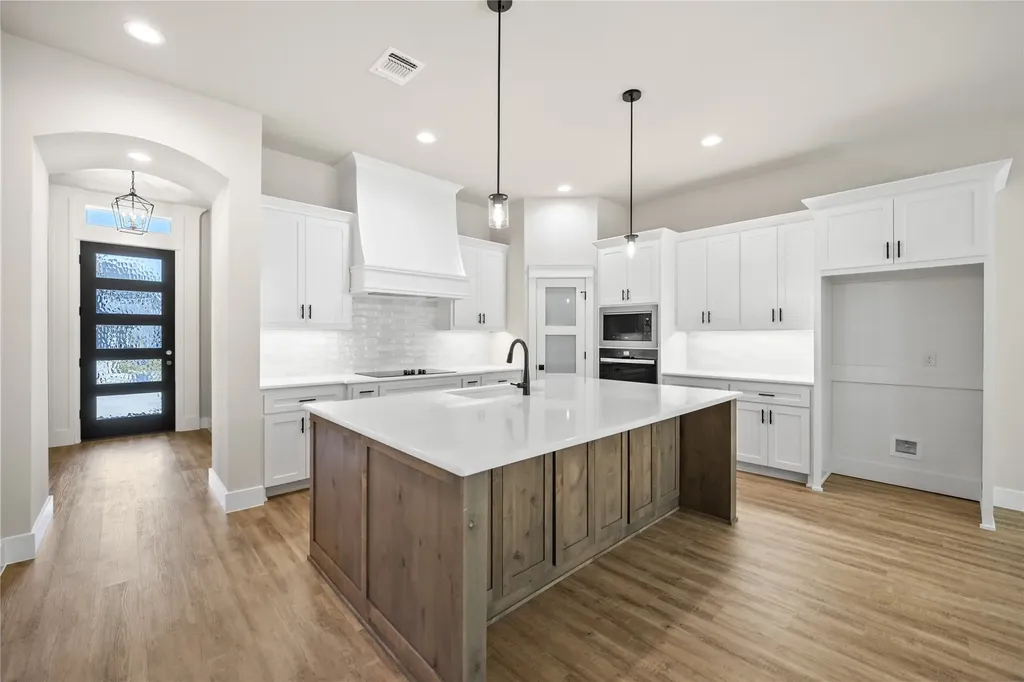 903 Boston Lane River Oaks TX 76114