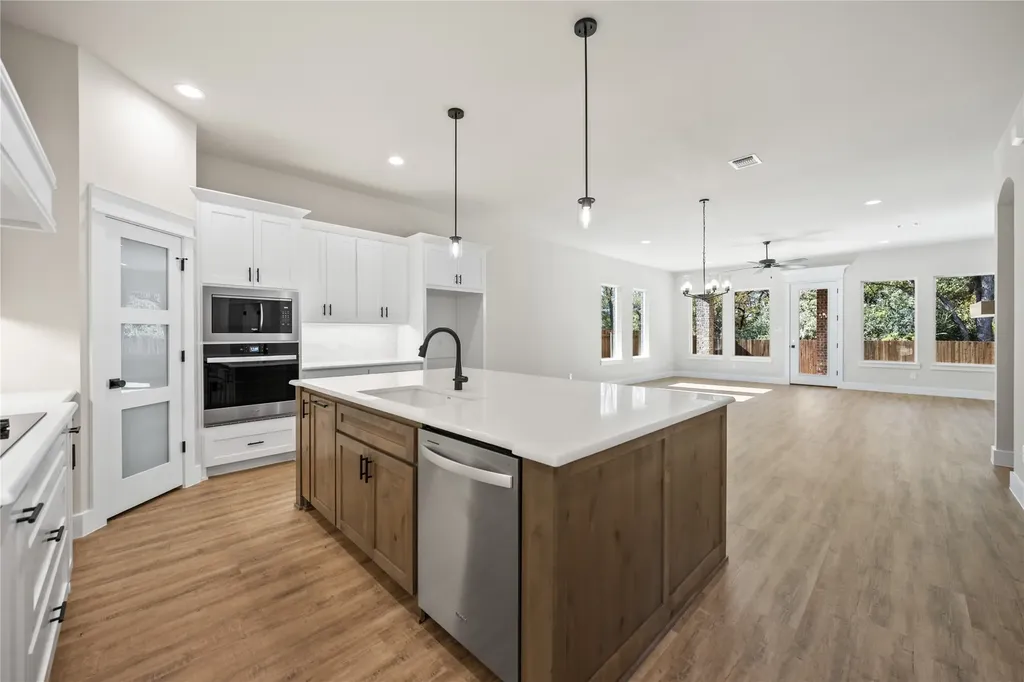 903 Boston Lane River Oaks TX 76114