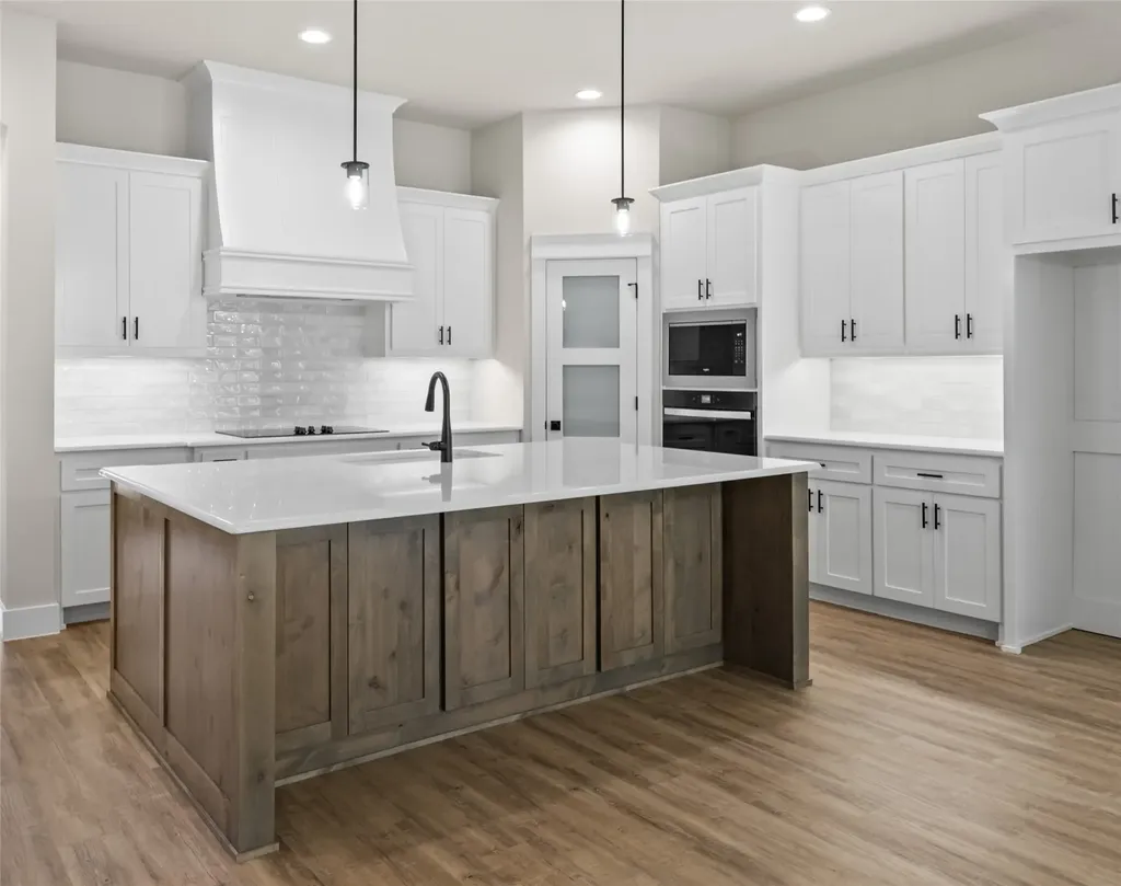 903 Boston Lane River Oaks TX 76114
