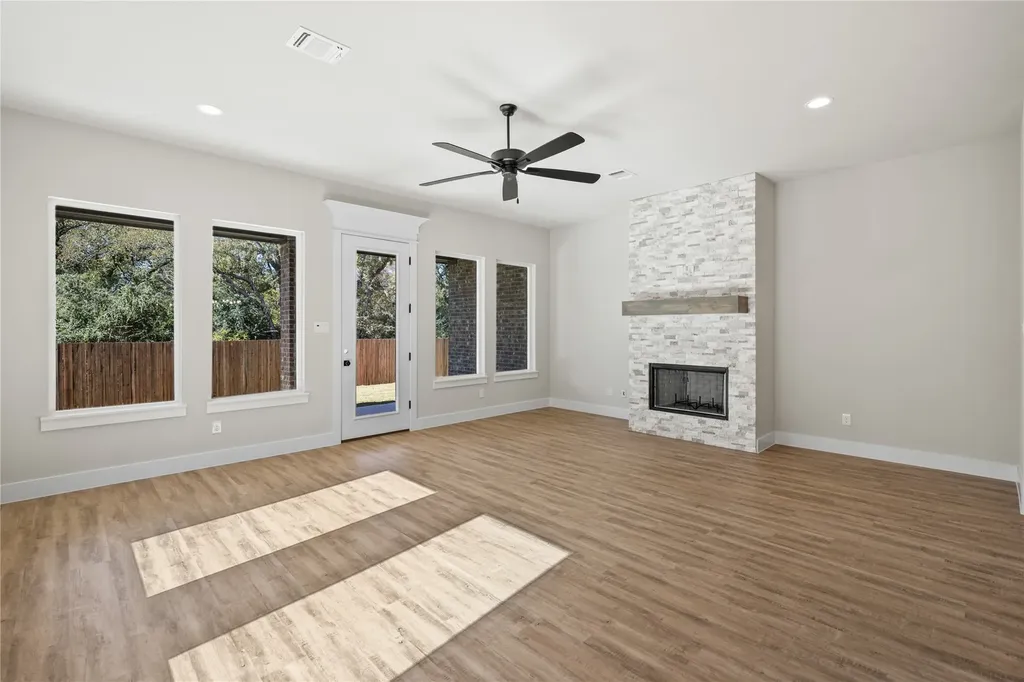 903 Boston Lane River Oaks TX 76114