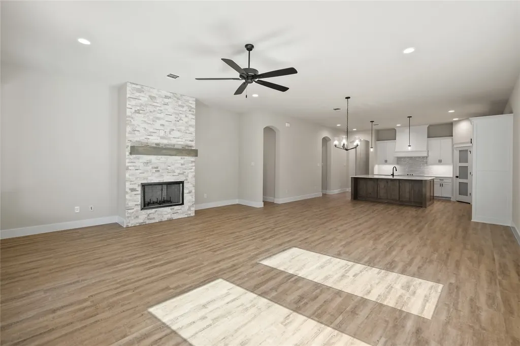 903 Boston Lane River Oaks TX 76114