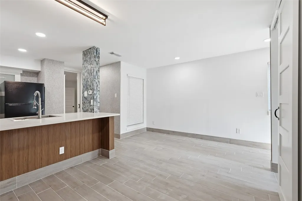9815 Walnut Street Dallas TX 75243