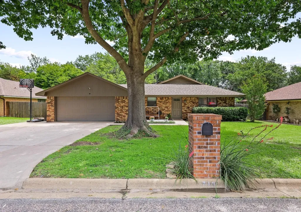 713 Patricia Drive Sherman TX 75090