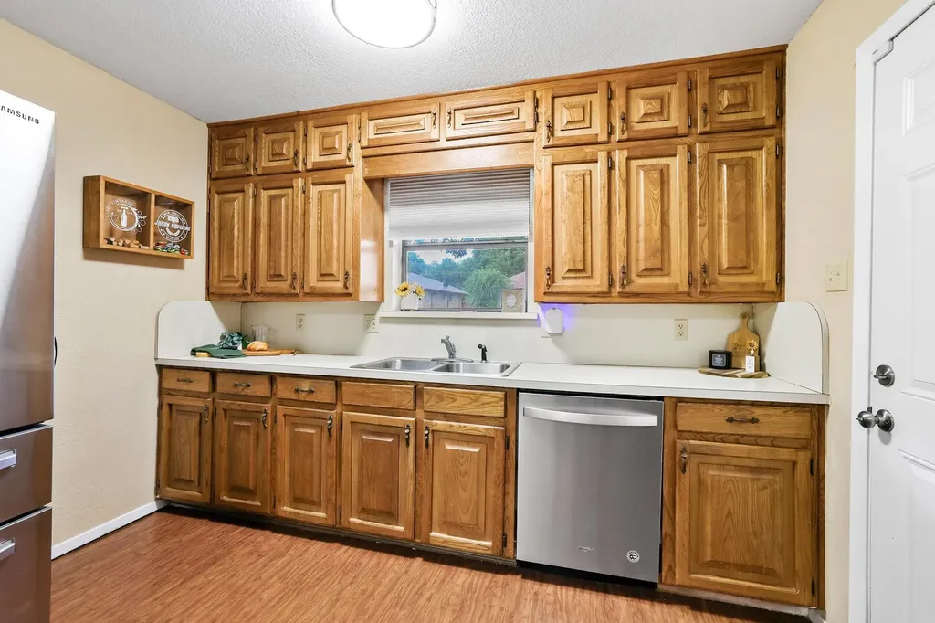 713 Patricia Drive Sherman TX 75090